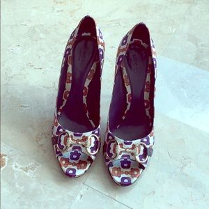 Gucci peep toe pumps